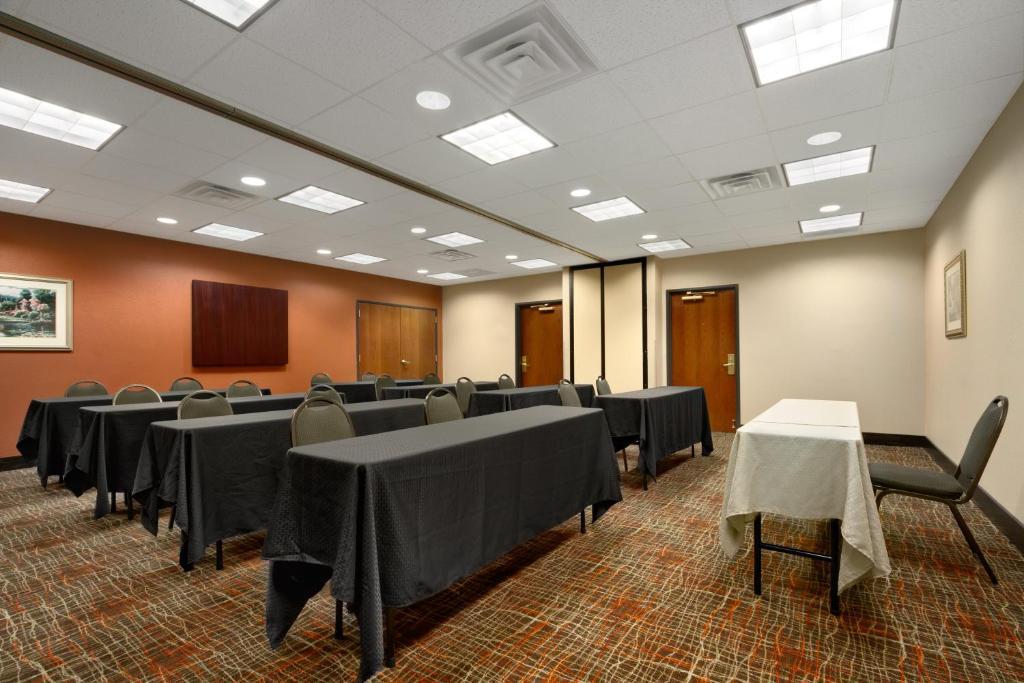 Country Inn & Suites By Radisson, Wolfchase-Memphis, Tn Εξωτερικό φωτογραφία